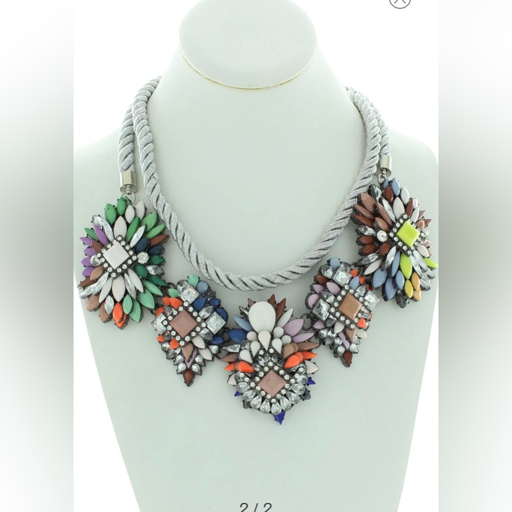 OLIVIA WELLES NECKLACE
